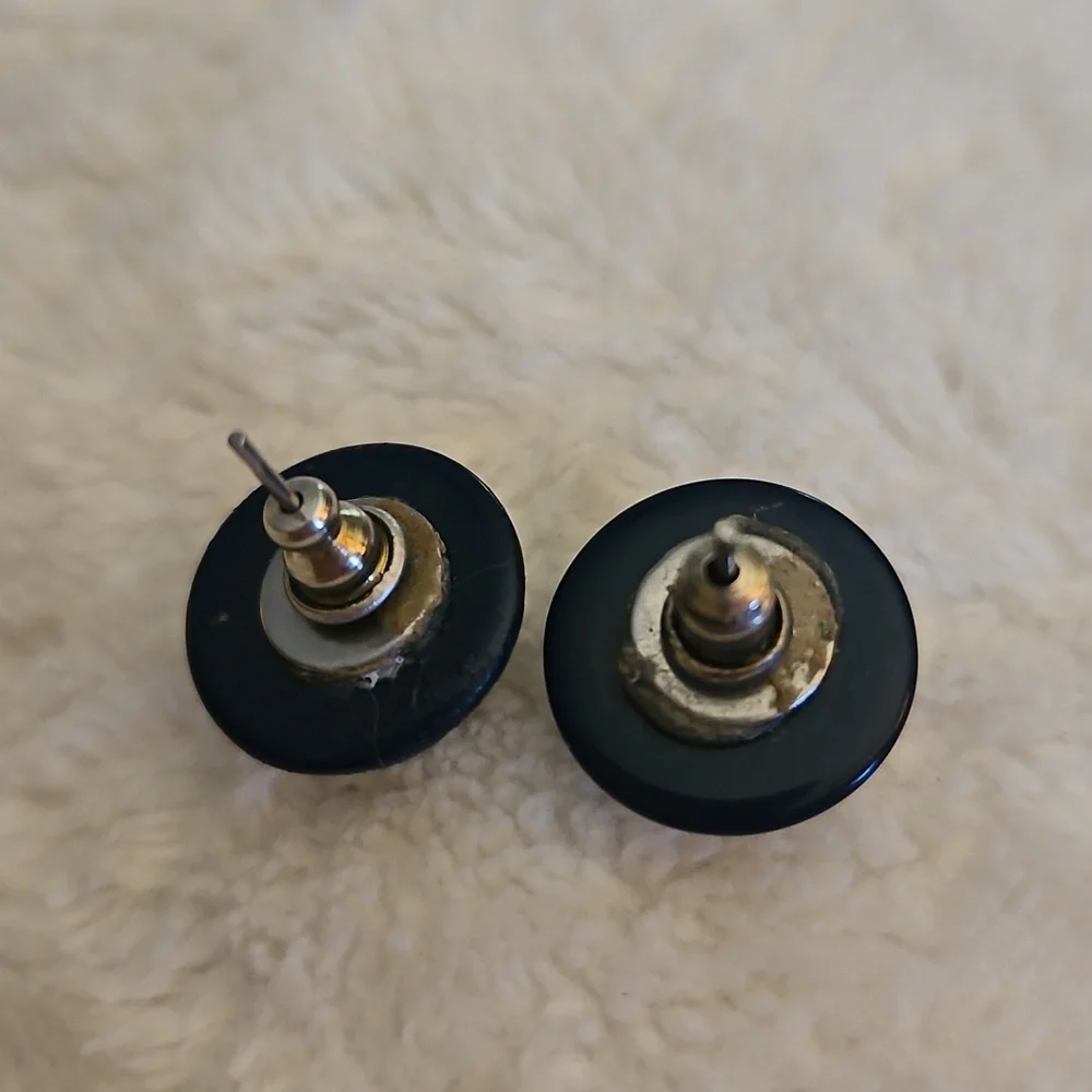 Vintage Black and White Circle Bullseye Lucite Stud Earrings